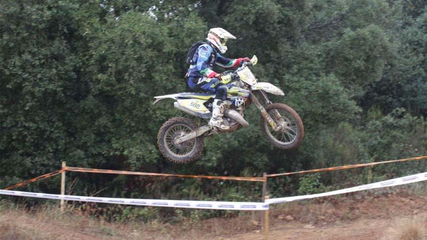 Claudio Spanu salta durante una prova speciale alla Six Days Spagna 2016
