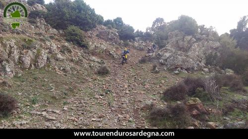 Tour Enduro Sardegna dalla barbagia all''ogliastra: una salita impegnativa con sassi smossi Tour Enduro Sardegna dalla barbagia all''ogliastra: una salita impegnativa con sassi smossi
